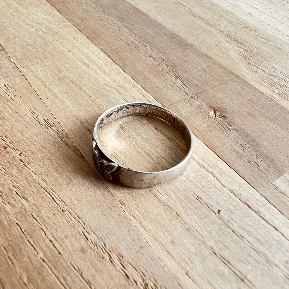 Vintage 925 Sterling silver butterfly band ring size 6.5 - Picture 5 of 10